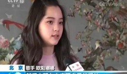 新闻爆料美女追男生视频,浪漫校园恋情曝光！