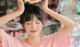 女生网红吃瓜图片真实,揭秘女生网红吃瓜背后的真实故事”