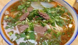 网红爆料兰州拉面视频播放,兰州拉面制作全过程，视频播放引热议